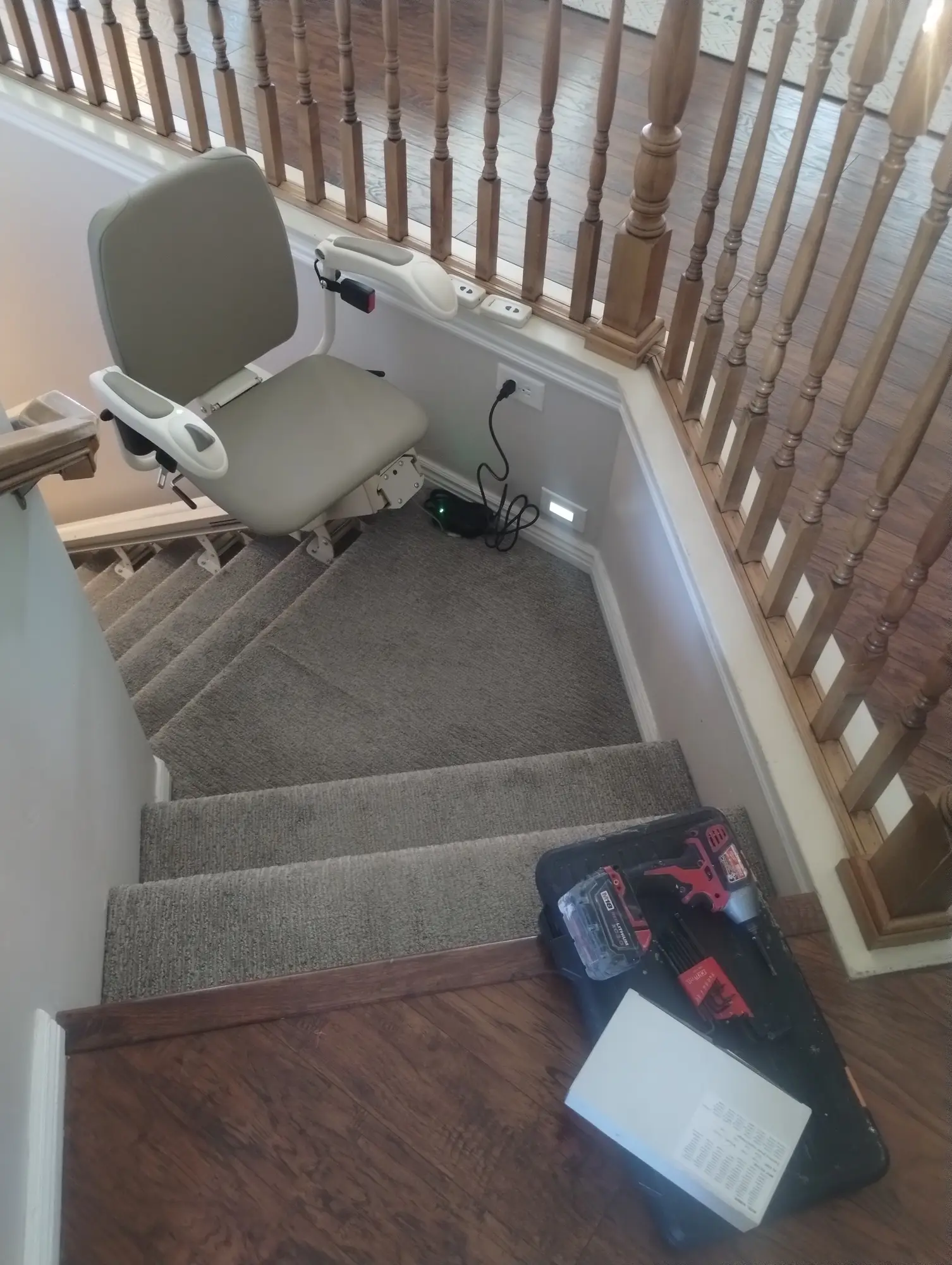 Straight stairlift equipment